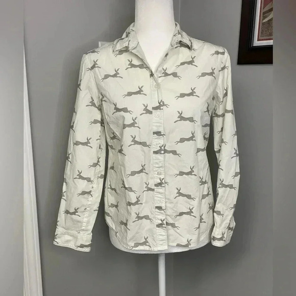 Boden Tops - Boden Bunny Rabbit Print Classic Shirt Size 4P Petite Button Down Preppy Kitschy